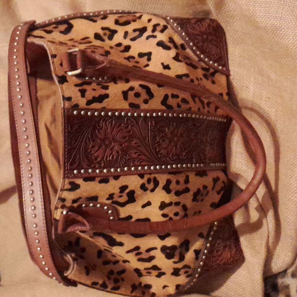WOMANS LEATHER CONCEAL TO CARRY PURSE